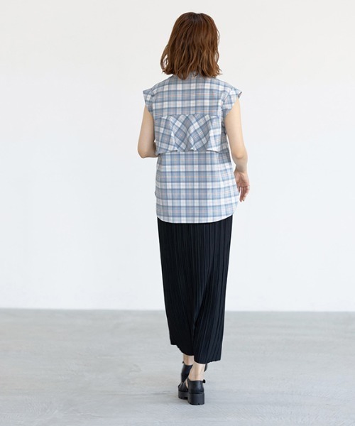 GeeRA(ジーラ)の「バックフリルシャツブラウス(シャツ/ブラウス・レディース・ブルー/ブラック・MEDIUM/LARGE/X-LARGE)」の11枚目の写真