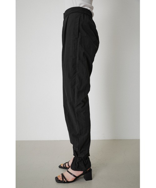 AZUL by moussy（アズールバイマウジー）の「WATER REPELLENT JOGGER PANTS/ウォーターリぺレントジョガーパンツ（その他パンツ・レディース・ブラック/ダークオレンジ/ダークグリーン・SMALL/MEDIUM）」の7枚目の写真