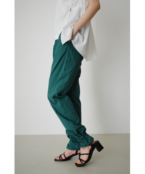 AZUL by moussy（アズールバイマウジー）の「WATER REPELLENT JOGGER PANTS/ウォーターリぺレントジョガーパンツ（その他パンツ・レディース・ブラック/ダークオレンジ/ダークグリーン・SMALL/MEDIUM）」の13枚目の写真