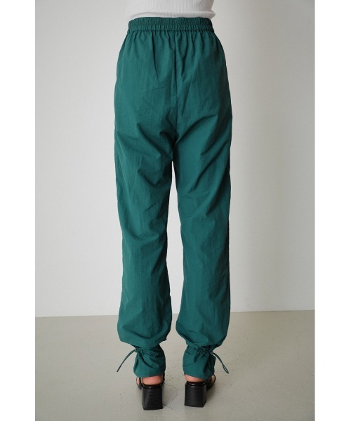 AZUL by moussy（アズールバイマウジー）の「WATER REPELLENT JOGGER PANTS/ウォーターリぺレントジョガーパンツ（その他パンツ・レディース・ブラック/ダークオレンジ/ダークグリーン・SMALL/MEDIUM）」の18枚目の写真