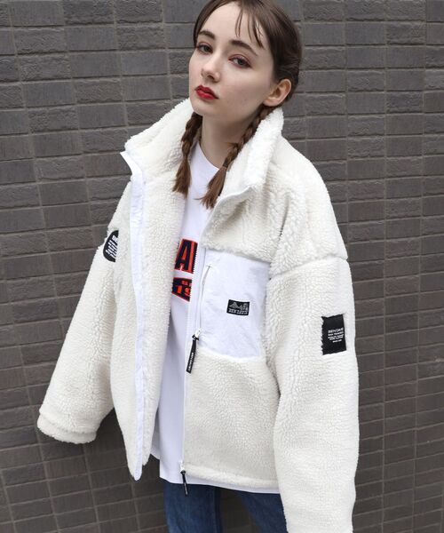 BEN DAVIS/WHITE LABEL（ベンデイビス ホワイトラベル）の「【BEN DAVIS(ベンデイビス)】BOA STAND COLLAR JACKET / シープ ボア スタンドカラー ジップ ブルゾン（その他アウター・メンズ・ホワイト/ブラック/その他1/A・MEDIUM/LARGE/X-LARGE）」の6枚目の写真