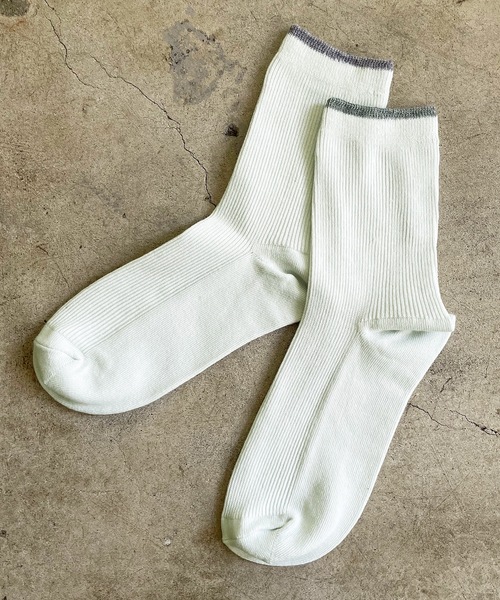 SHIZUTA（シズタ）の「SZT:配色ライン　クルーリブソックス 　S　M　L　子供ソックス　大人ソックス（ソックス/靴下・レディース・ネイビー/モスグリーン/ストーン/レディッシュグレー/ライトイエロー/ライラック/スモークピンク/グレイッシュベージュ・S/M/L）」の2枚目の写真