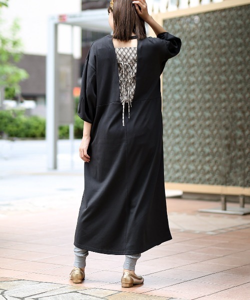 チチカカ（チチカカ）の「タックスリーブコンビワンピース（ワンピース・レディース・ブラウン/レッド/グリーン・FREE）」の4枚目の写真