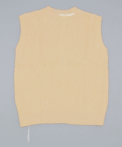 HOOK（フック）の「【HOOK】英字刺繍Vネックニットベスト（ベスト・メンズ・ブラック/ブルー/ライトベージュ・M/L/XL）」の12枚目の写真