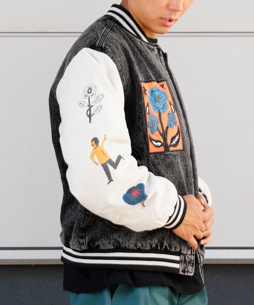 VOLCOM（ボルコム）の「VOLCOM/ボルコム バックプリント ジャケット/ブルゾン A1732209（スタジャン・メンズ・マルチ・M/L/XL）」の5枚目の写真