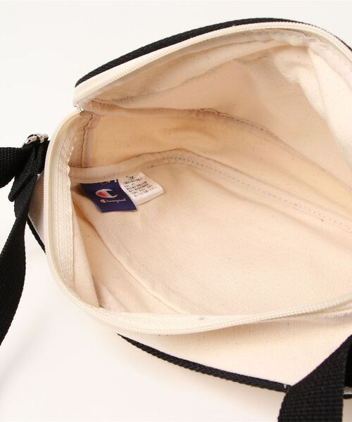 Champion(チャンピオン)の「チャンピオン イメルダ ショルダーバッグ 63491(ショルダーバッグ・レディース・チャコールグレー/グレー系その他/オフホワイト・FREE)」の4枚目の写真