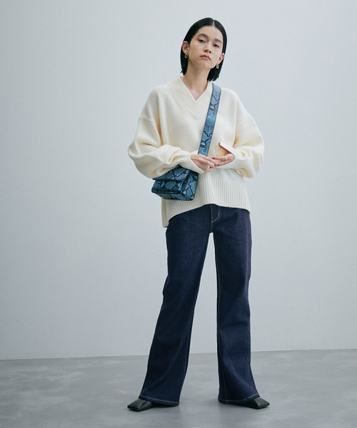 ROLLA'S（ローラス）の「【ROLLA'S】EAST COAST CROP FLARE（デニムパンツ・レディース・ネイビー・27/26/25）」の2枚目の写真