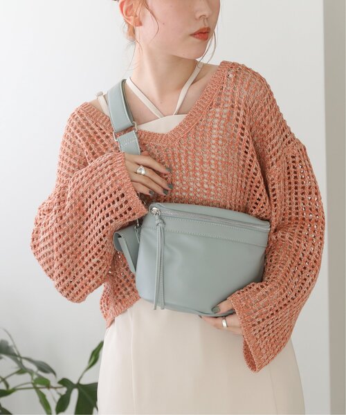 RAY CASSIN（レイカズン）の「ポーチ付きボディバッグ（ショルダーバッグ・レディース・キナリ/ブルー/ブラック・FREE）」の3枚目の写真