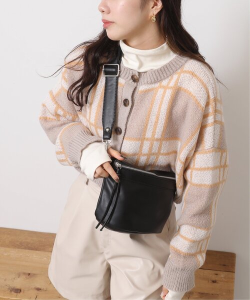 RAY CASSIN（レイカズン）の「ポーチ付きボディバッグ（ショルダーバッグ・レディース・キナリ/ブルー/ブラック・FREE）」の5枚目の写真