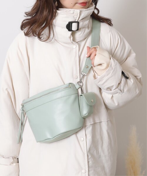 RAY CASSIN（レイカズン）の「ポーチ付きボディバッグ（ショルダーバッグ・レディース・キナリ/ブルー/ブラック・FREE）」の13枚目の写真