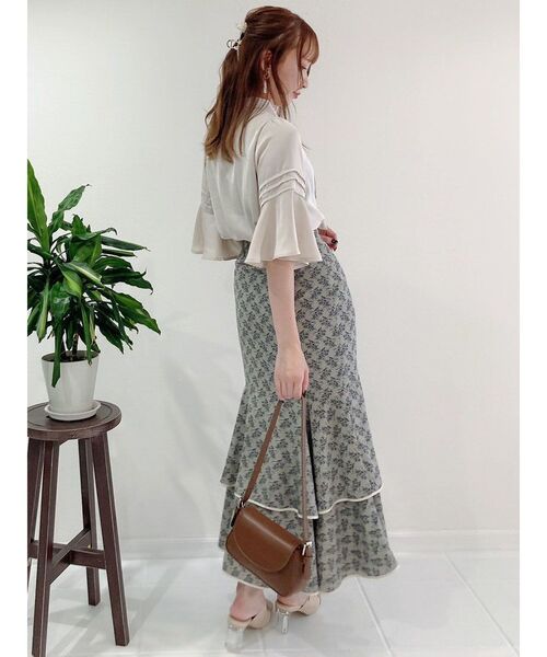 dazzlin（ダズリン）の「パイピングイレフリルスカート（スカート・レディース・アイボリー/グレー/その他1・SMALL/MEDIUM）」の8枚目の写真