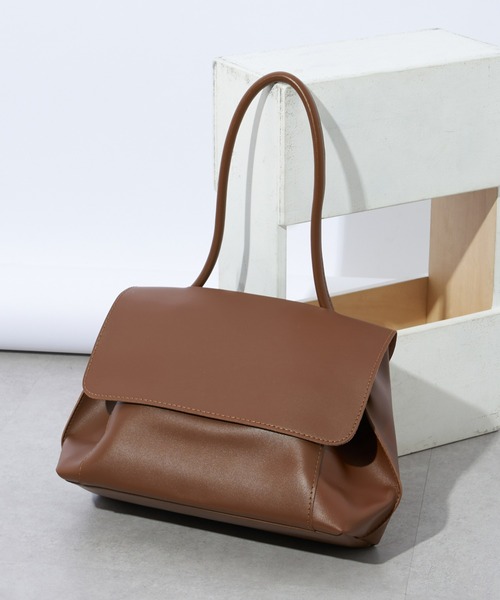 Lui's(ルイス)の「フラップショルダーバッグ(ショルダーバッグ・レディース・ブラック/ブラウン・FREE)」の2枚目の写真