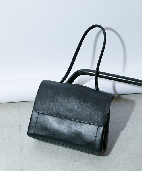 Lui's(ルイス)の「フラップショルダーバッグ(ショルダーバッグ・レディース・ブラック/ブラウン・FREE)」の1枚目の写真