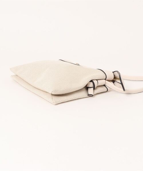 Arnold Palmer（アーノルドパーマー）の「エルガリー コンビ ２ルーム ショルダーバッグ（ショルダーバッグ・レディース・アイボリー/ブラウン/ブラック・F）」の5枚目の写真