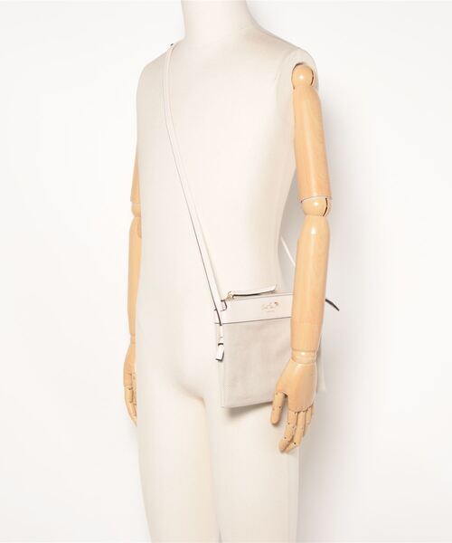 Arnold Palmer（アーノルドパーマー）の「エルガリー コンビ ２ルーム ショルダーバッグ（ショルダーバッグ・レディース・アイボリー/ブラウン/ブラック・F）」の7枚目の写真