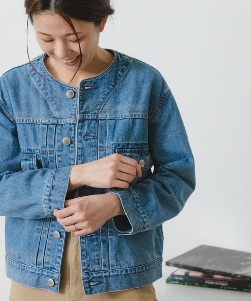 Moname（モナーム）の「MONAME　CREW NECK WORK JACKET（デニムジャケット・レディース・ライトインディゴブルー・FREE）」の3枚目の写真