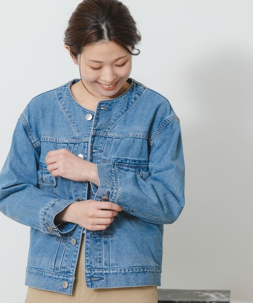Moname（モナーム）の「MONAME　CREW NECK WORK JACKET（デニムジャケット・レディース・ライトインディゴブルー・FREE）」の4枚目の写真