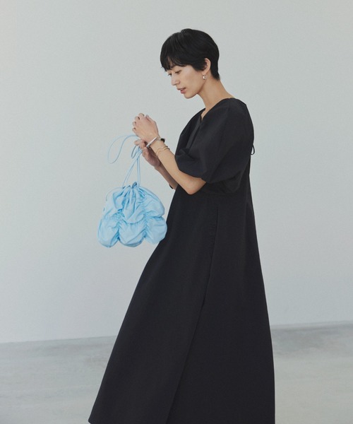 emmi（エミ）の「【emmi atelier】シャーリングギャザーショルダーバッグ（ショルダーバッグ・レディース・ライトブルー/ホワイト/ブラック・FREE）」の12枚目の写真