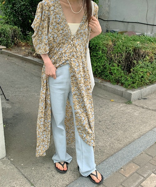 Jewelobe(ジュエローブ)の「フラワープリントマキシワンピジレ(ワンピース・レディース・ブルー/ベージュ・FREE)」の8枚目の写真