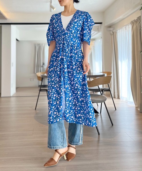 Jewelobe(ジュエローブ)の「フラワープリントマキシワンピジレ(ワンピース・レディース・ブルー/ベージュ・FREE)」の21枚目の写真