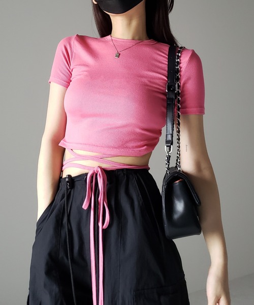 me+em select(ミームセレクト)の「【 4color 】ストラップウエストリボンショート半袖Tシャツ【 韓国製 】(Tシャツ/カットソー・レディース・イエロー/ピンク/ブラック/アイボリー・FREE)」の4枚目の写真