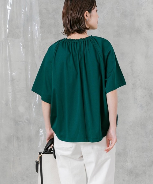 Gready Brilliant(グレディブリリアン)の「スムースギャザーカラーカットソー(Tシャツ/カットソー・レディース・オフホワイト/グリーン・38)」の9枚目の写真