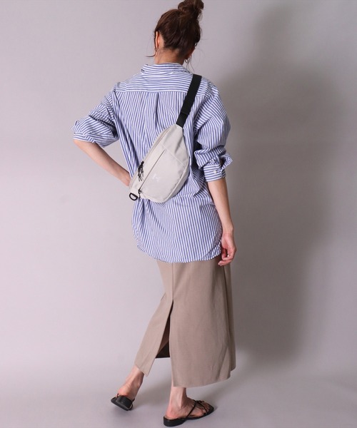 anello(アネロ)の「(LF)【anello】軽量・はっ水加工 ボディバッグ(ボディバッグ/ウエストポーチ・レディース・オリーブ/ブラック/ネイビー/ライトベージュ・ONE SIZE)」の6枚目の写真