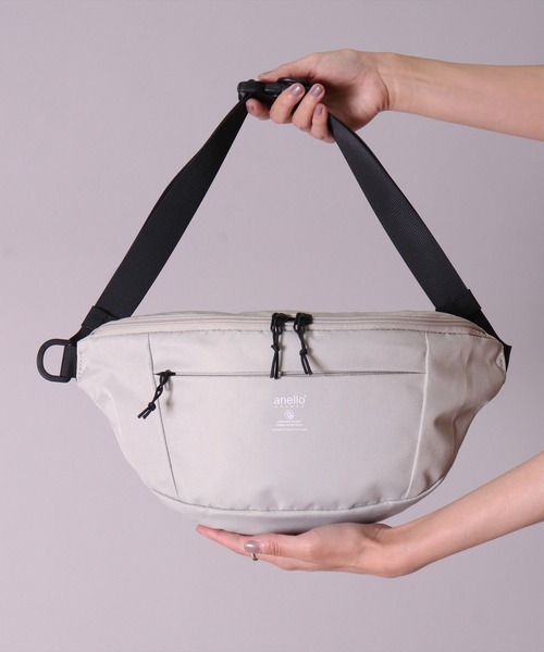 anello(アネロ)の「(LF)【anello】軽量・はっ水加工 ボディバッグ(ボディバッグ/ウエストポーチ・レディース・オリーブ/ブラック/ネイビー/ライトベージュ・ONE SIZE)」の10枚目の写真
