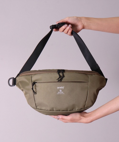 anello(アネロ)の「(LF)【anello】軽量・はっ水加工 ボディバッグ(ボディバッグ/ウエストポーチ・レディース・オリーブ/ブラック/ネイビー/ライトベージュ・ONE SIZE)」の11枚目の写真