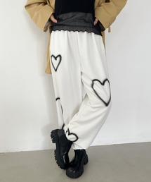 ハートペイントモチーフ ボリュームスウェットパンツ
