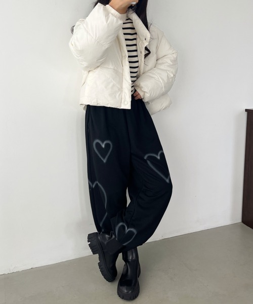 CLEA（クレア）の「ハートペイントモチーフ ボリュームスウェットパンツ（その他パンツ・レディース・ホワイト/ブラック/カーキ・FREE）」の21枚目の写真