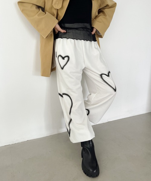 CLEA（クレア）の「ハートペイントモチーフ ボリュームスウェットパンツ（その他パンツ・レディース・ホワイト/ブラック/カーキ・FREE）」の7枚目の写真
