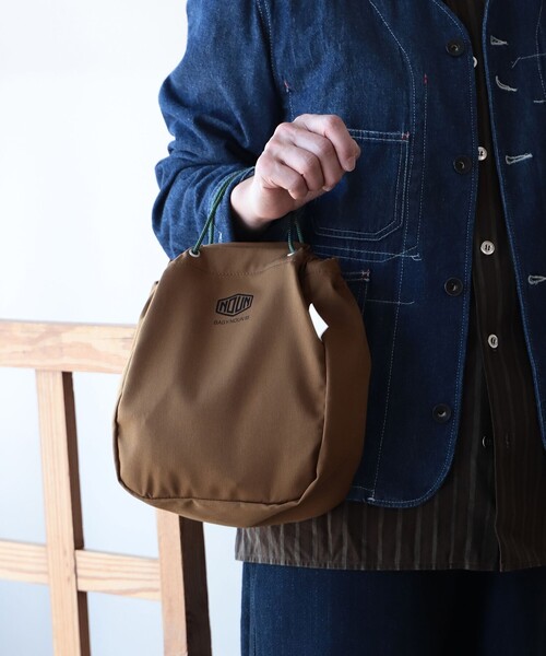BAG'n'NOUN（バッグンナウン）の「BAG'n'NOUN × fennica / 別注 アーミー スピンドル バッグ S ブラウン（トートバッグ・レディース・ブラウン・ONE SIZE）」の5枚目の写真