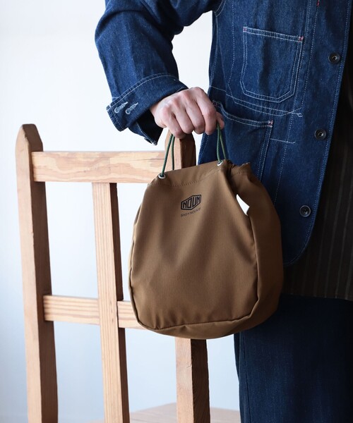 BAG'n'NOUN（バッグンナウン）の「BAG'n'NOUN × fennica / 別注 アーミー スピンドル バッグ S ブラウン（トートバッグ・レディース・ブラウン・ONE SIZE）」の7枚目の写真