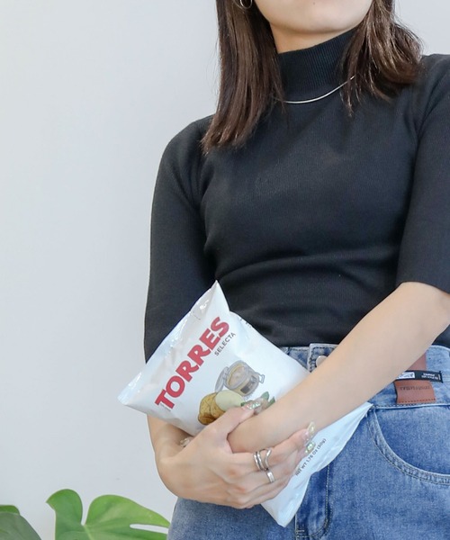 aimoha（アイモハ）の「ハイネックニットトップス (SS)（ニット/セーター・レディース・オフホワイト/ネイビー/ライトグレー/チョコ/ブラック/ブラウン/ホワイト・MEDIUM/LARGE/X-LARGE）」の4枚目の写真