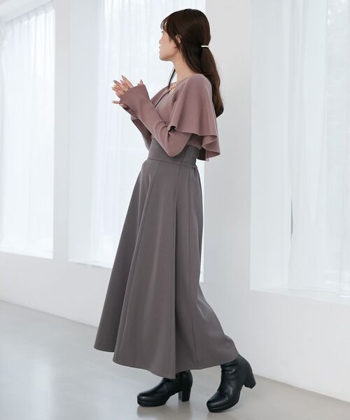 MAJESTIC LEGON（マジェスティックレゴン）の「チェーン付きケープセットニット（ニット/セーター・レディース・ブルー/ブラック/アイボリー/ピンク・MEDIUM）」の5枚目の写真