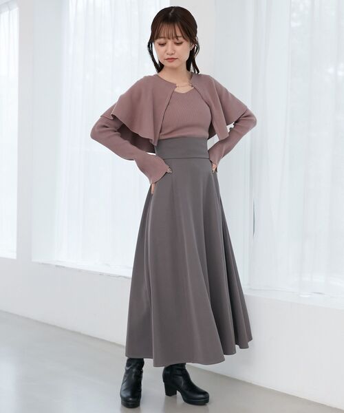 MAJESTIC LEGON（マジェスティックレゴン）の「チェーン付きケープセットニット（ニット/セーター・レディース・ブルー/ブラック/アイボリー/ピンク・MEDIUM）」の7枚目の写真