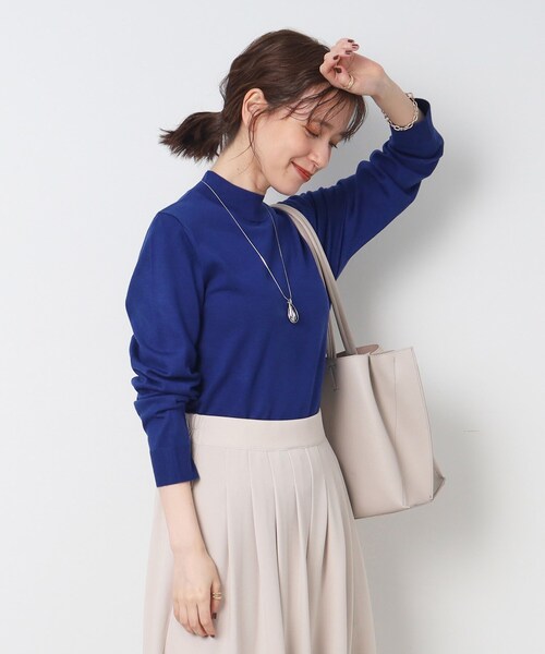 SHOO・LA・RUE（シューラルー）の「◆【洗える】ちくちくしにくい ハイネックニット（ニット/セーター・レディース・オフホワイト/グレー/ダークグリーン/ブルー/ブラック/レッド系1・02/03/04）」の5枚目の写真