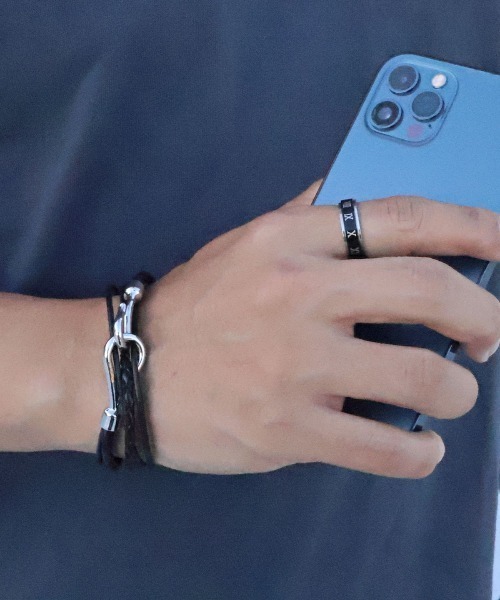 4INT.（フォイント）の「ローマナンバーリング / サージカルステンレス316L (金属アレルギー対応)（リング・メンズ・シルバー・16号/18号）」の2枚目の写真