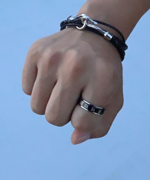 4INT.（フォイント）の「ローマナンバーリング / サージカルステンレス316L (金属アレルギー対応)（リング・メンズ・シルバー・16号/18号）」の4枚目の写真