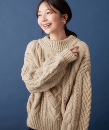 ケーブル編みニットトップス