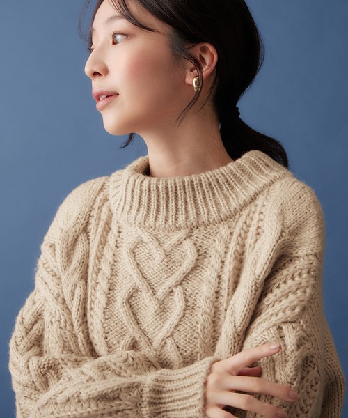 alotta(アロッタ)の「ケーブル編みニットトップス(ニット/セーター・レディース・イエロー/モカ/ブラック/ミント/グレイッシュベージュ・LL/3L/M/L)」の12枚目の写真