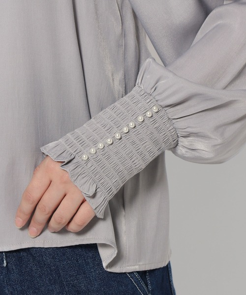 mysty woman（ミスティウーマン）の「パールネックハイネックブラウス　990903（シャツ/ブラウス・レディース・ブラック/グレー/アイボリー・FREE）」の16枚目の写真