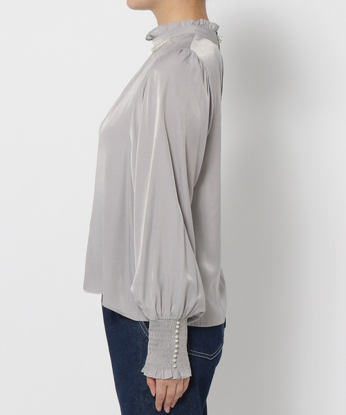 mysty woman（ミスティウーマン）の「パールネックハイネックブラウス　990903（シャツ/ブラウス・レディース・ブラック/グレー/アイボリー・FREE）」の11枚目の写真