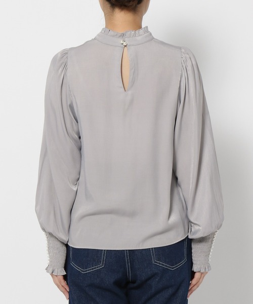 mysty woman（ミスティウーマン）の「パールネックハイネックブラウス　990903（シャツ/ブラウス・レディース・ブラック/グレー/アイボリー・FREE）」の12枚目の写真