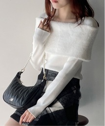 フェザーオフショルケープカラーニット