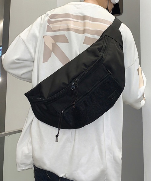Miniministore(ミニミニストア)の「ウエストバッグ 男女兼用 オルチャン(ボディバッグ/ウエストポーチ・レディース・ブラック/ベージュ・フリー)」の15枚目の写真