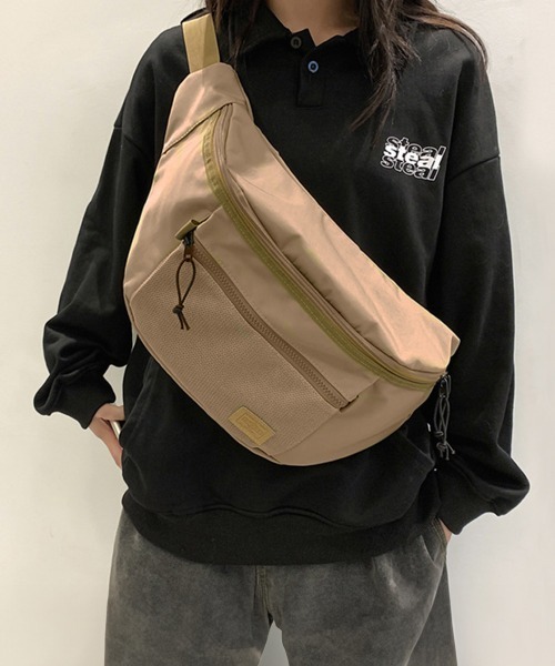 Miniministore(ミニミニストア)の「ウエストバッグ 男女兼用 オルチャン(ボディバッグ/ウエストポーチ・レディース・ブラック/ベージュ・フリー)」の17枚目の写真