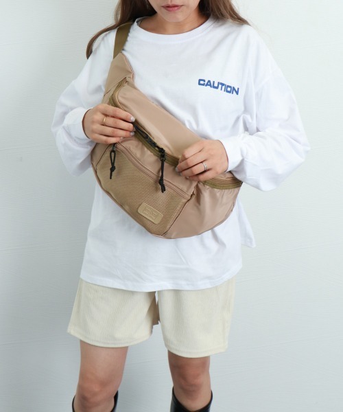 Miniministore(ミニミニストア)の「ウエストバッグ 男女兼用 オルチャン(ボディバッグ/ウエストポーチ・レディース・ブラック/ベージュ・フリー)」の8枚目の写真