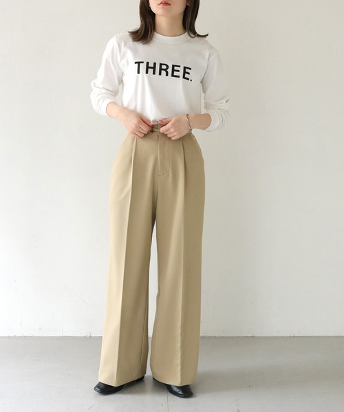 HER CLOSET(ハークローゼット)の「【shemoshelly】WEB限定THREEロゴロンT(Tシャツ/カットソー・レディース・オフホワイト/ブラック・M/S)」の6枚目の写真